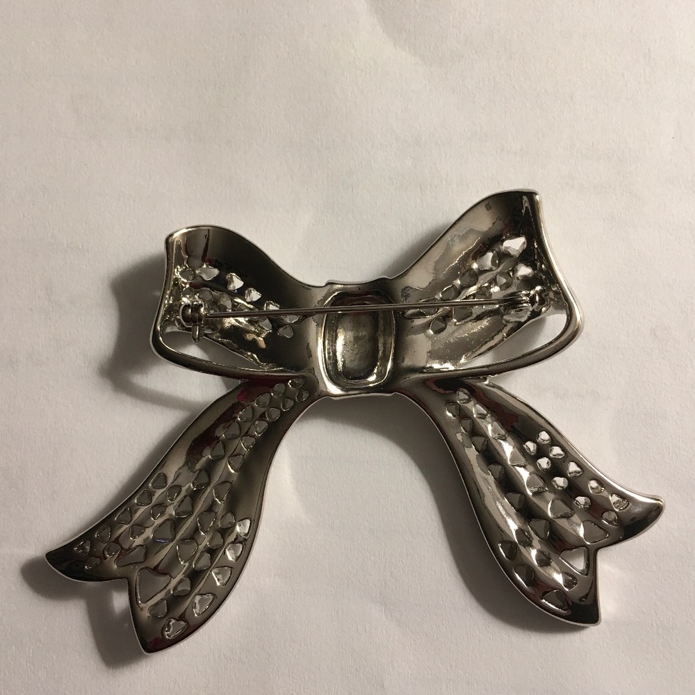 Faux Queen Elizabeth Ribbon Brooch - Picture 2 of 3